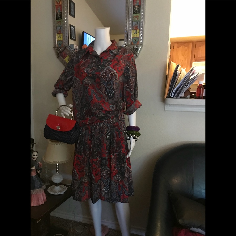 Vintage 2 piece set schrader petites paisleys